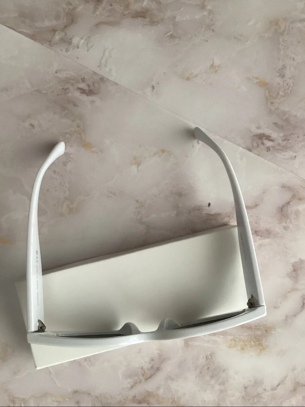 black and white fashion sun glasses